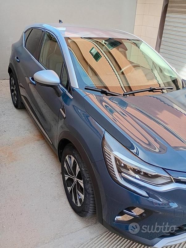 Blu Usata 2023 Renault Captur SUV | 17.500 € (Buon prezzo) - Immagine 1/4