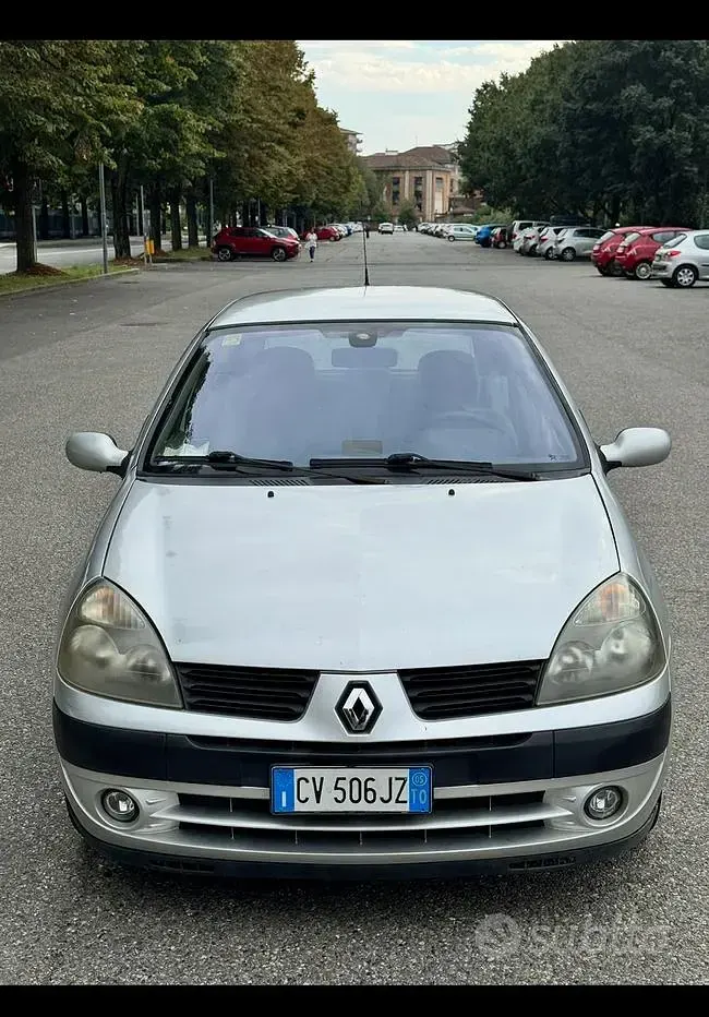 Usata Renault Clio II 75 CV (55 kW) 2005 Berlina
