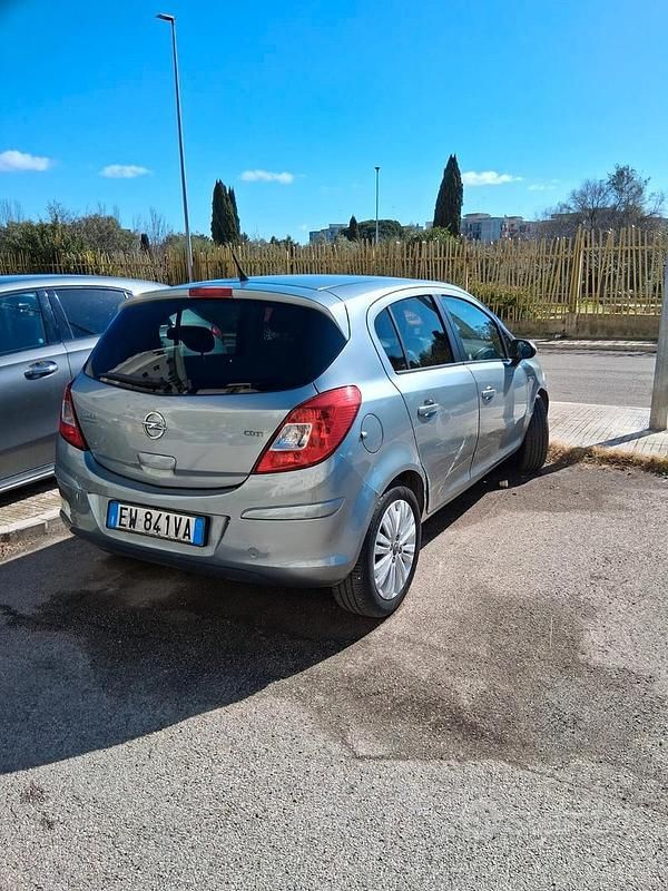 Usata Opel Corsa 75 CV (55 kW) 2014 Utilitaria
