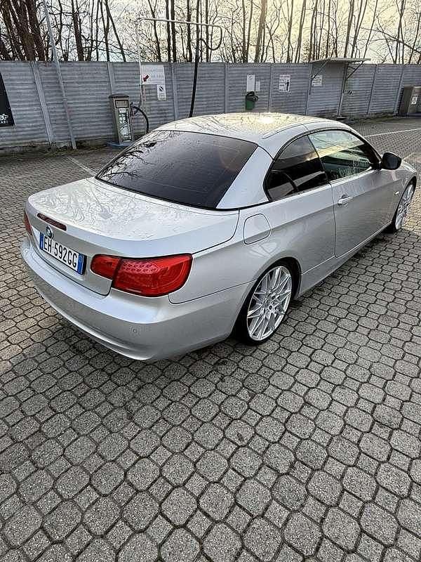 Usata BMW 320 Cabriolet 184 CV (135 kW) 2011 Cabrio