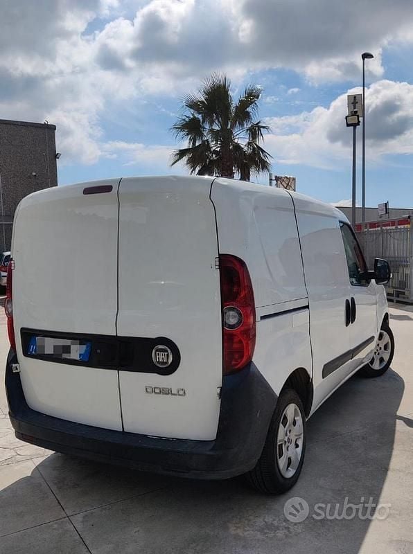 Usata Fiat Doblò 90 CV (66 kW) 2010 Bianco Monovolume