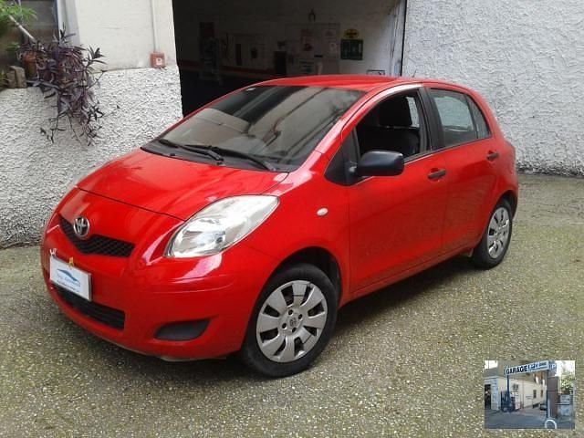 Usata Toyota Yaris 69 CV (50 kW) 2009 Rosso Utilitaria