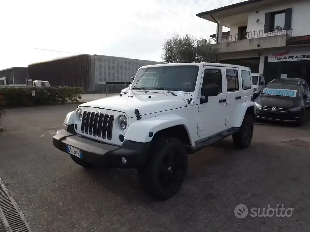 Usata Jeep Wrangler Unlimited Sahara 200 CV (147 kW) 2012 Bianco SUV