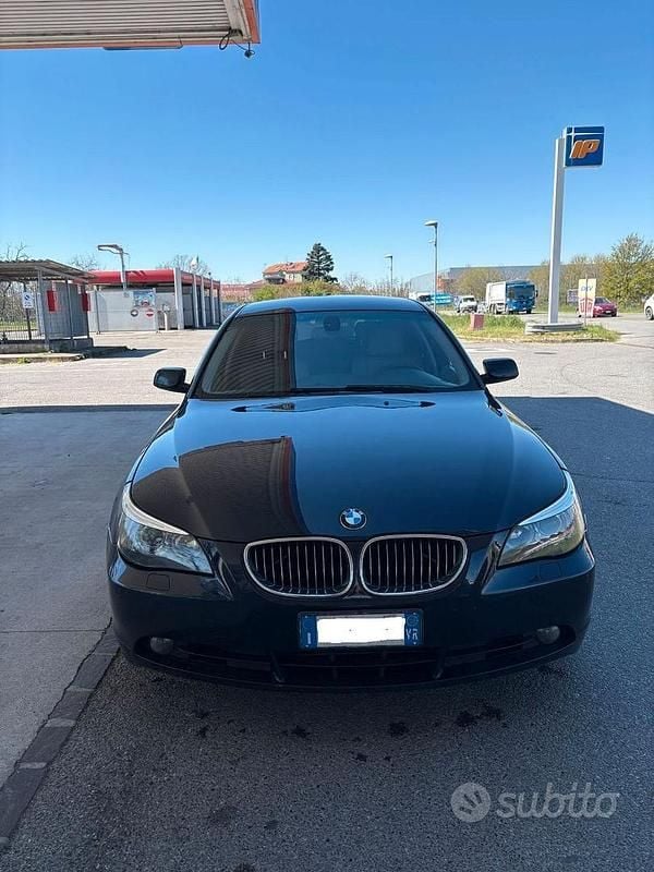 Usata BMW 525 Luxury Line 177 CV (130 kW) 2006 Blu Station wagon