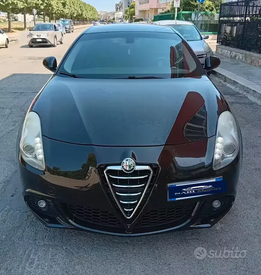 Usata Alfa Romeo Giulietta Exclusive 105 CV (77 kW) 2011 Nero Utilitaria