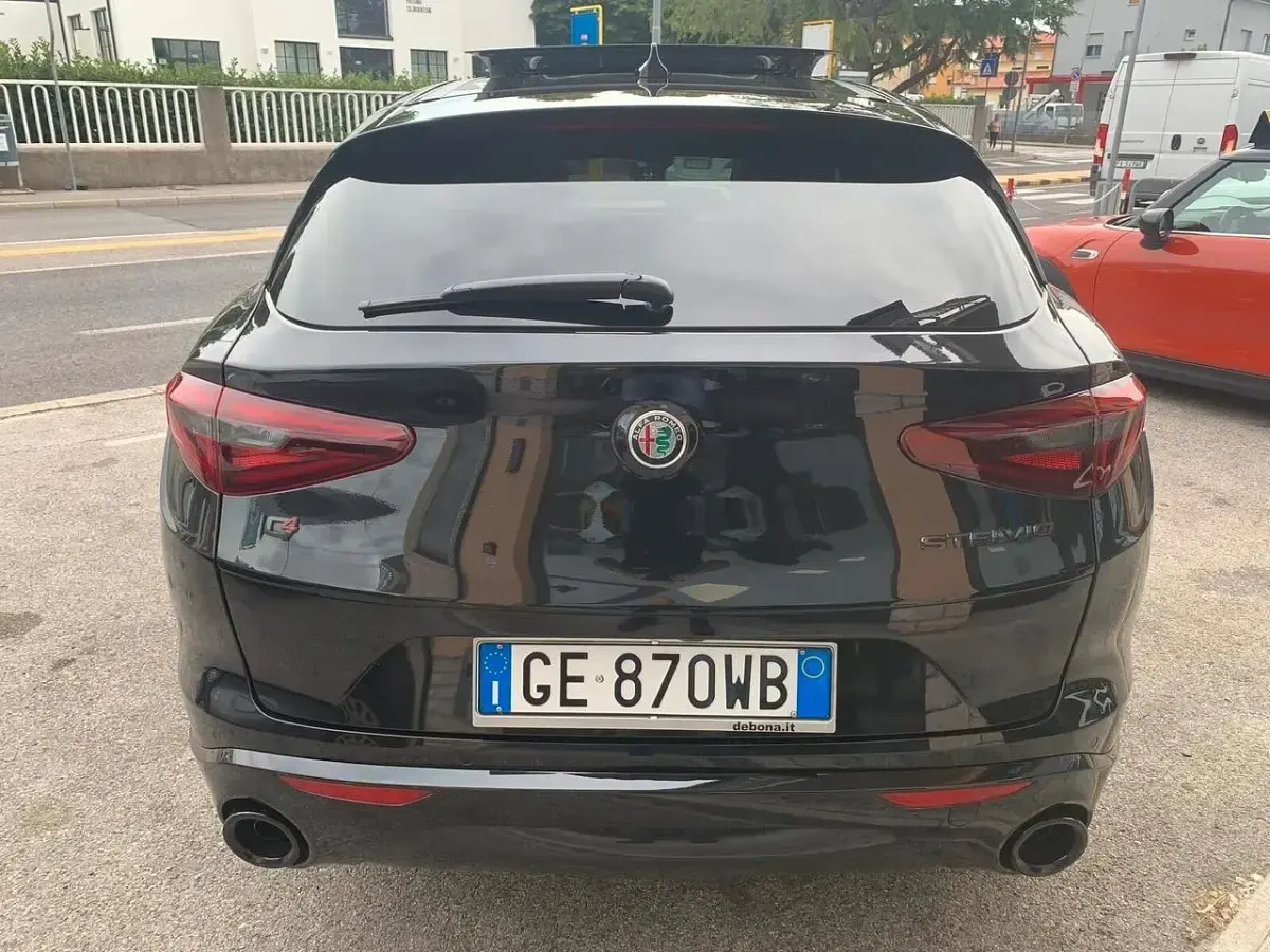 Usata Alfa Romeo Stelvio Veloce 210 CV (154 kW) 2020 Nero SUV