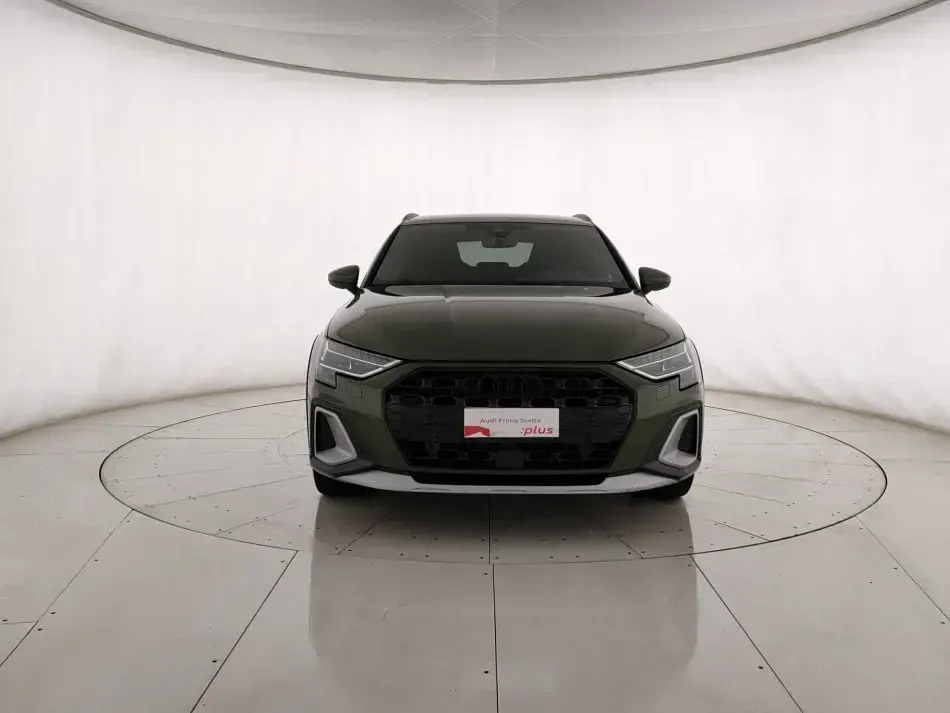 Usata Audi A3 Comfort 150 CV (110 kW) 2025 Verde Berlina