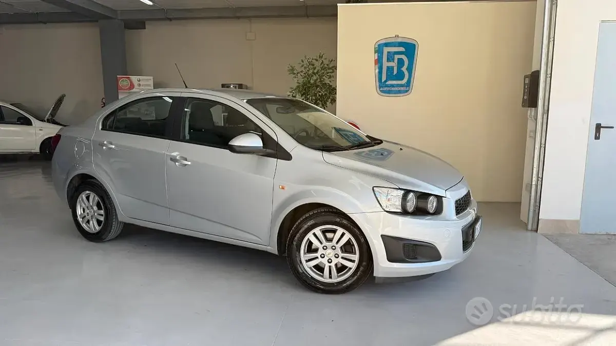 Usata Chevrolet Aveo LT 75 CV (55 kW) 2012 Grigio Berlina
