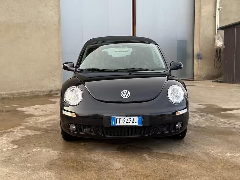 Usata VW New Beetle 101 CV (74 kW) 2010 Nero Utilitaria
