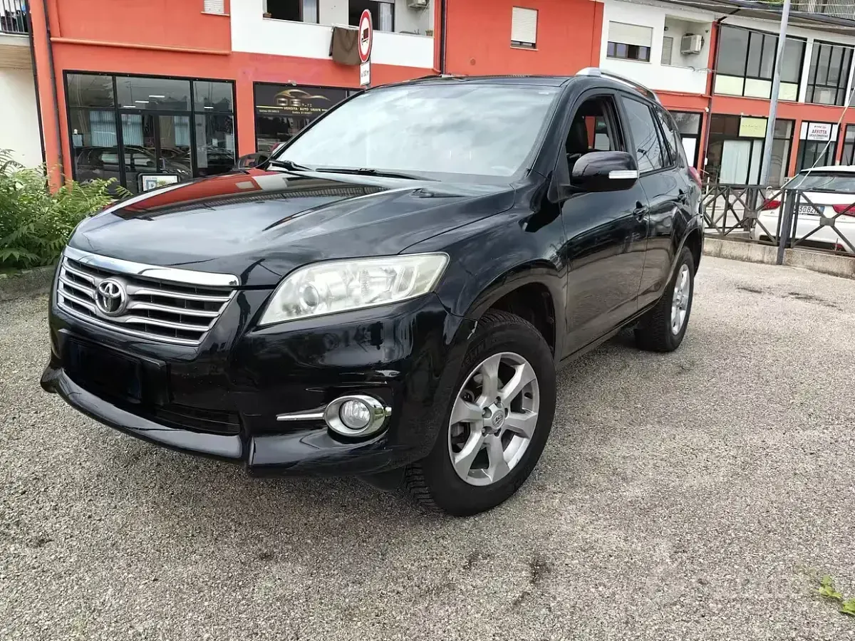 Usata Toyota RAV4 150 CV (110 kW) 2011 Nero SUV
