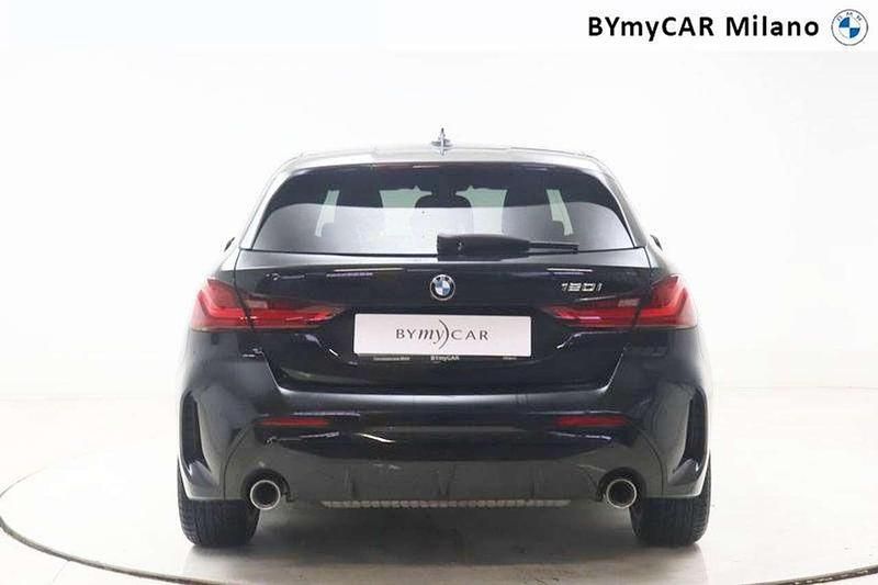 Usata BMW 120 Advantage 178 CV (130 kW) 2022 Melbourne rot metallizzato Utilitaria