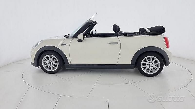 Usata Mini Cooper Cabriolet 136 CV (100 kW) 2017 Bianco Cabrio