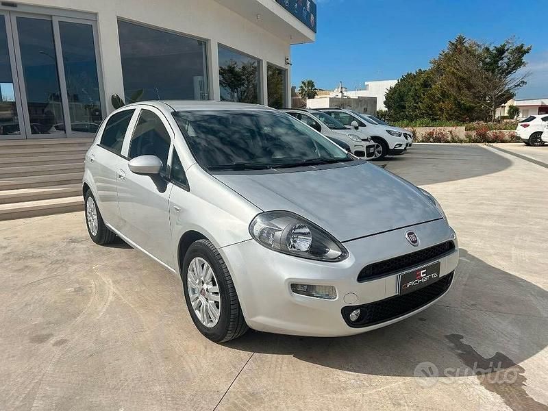Usata Fiat Punto Lounge 75 CV (55 kW) 2015 Argento Utilitaria