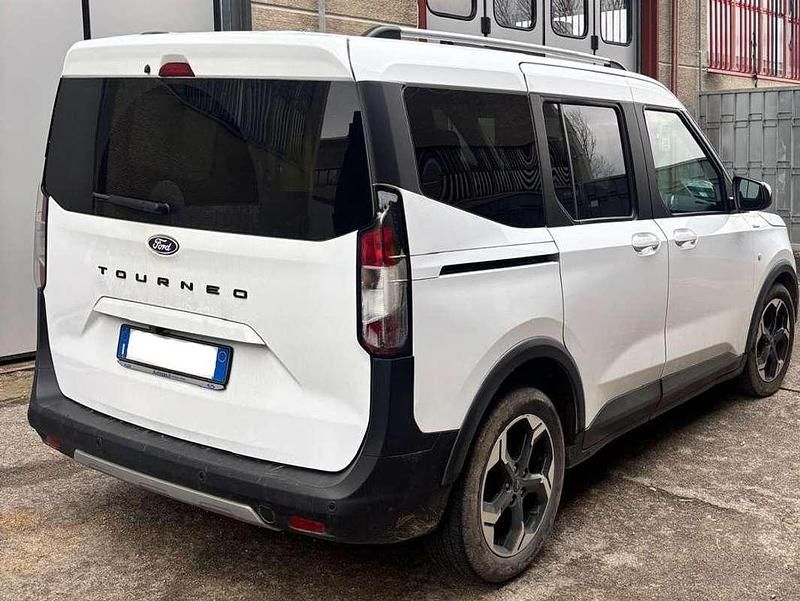 Usata Ford Tourneo Active 125 CV (91 kW) 2024 Bianco Monovolume