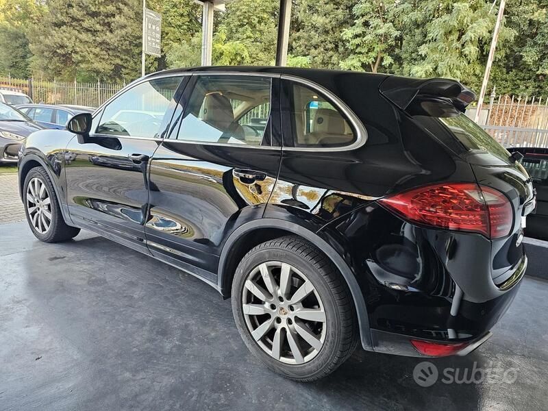 Usata Porsche Cayenne 245 CV (180 kW) 2011 Beige SUV