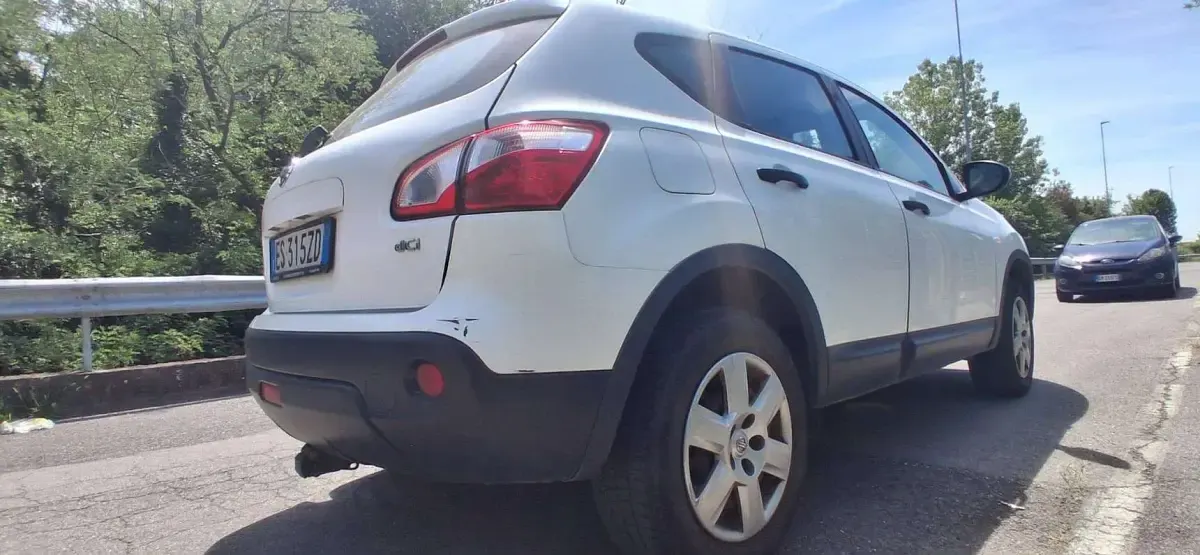 Usata Nissan Qashqai Tekna 110 CV (80 kW) 2013 Argento SUV