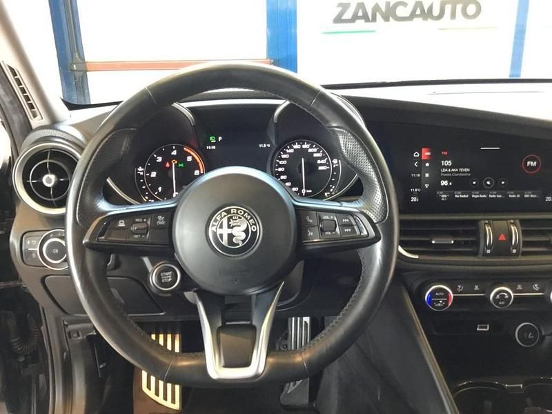 Usata Alfa Romeo Giulia Executive 160 CV (117 kW) 2020 Nero Berlina