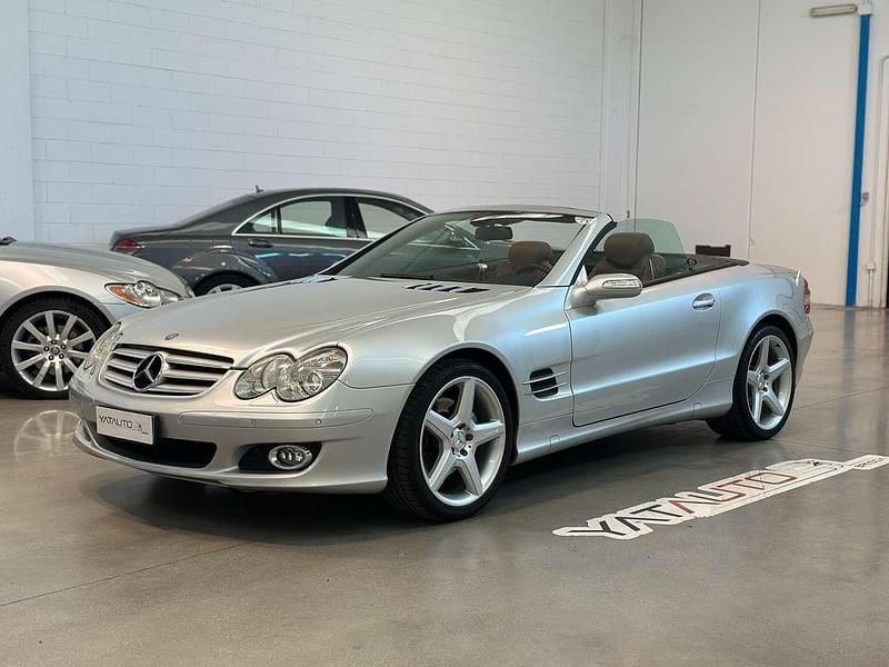 Usata Mercedes SL350 272 CV (200 kW) 2008 Argento Cabrio