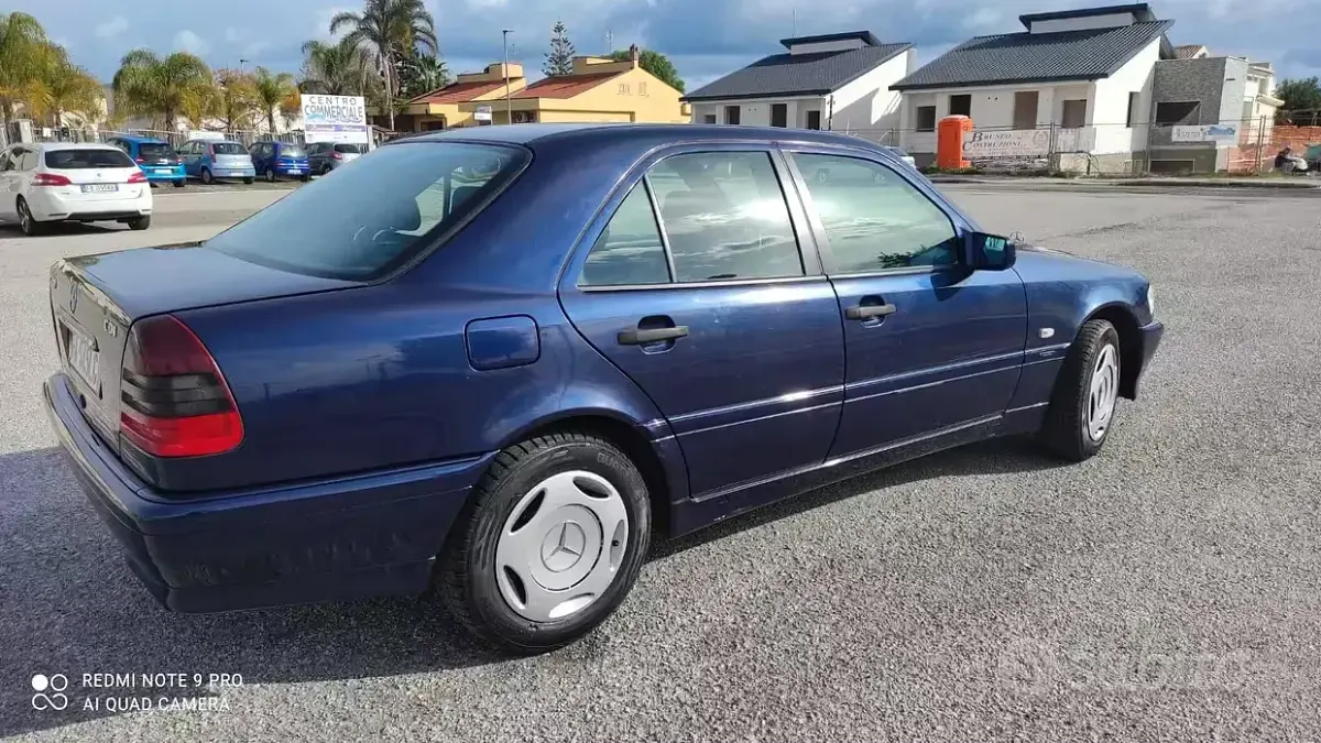 Usata Mercedes C200 Classic 102 CV (75 kW) 2000 Bluazzurro Berlina