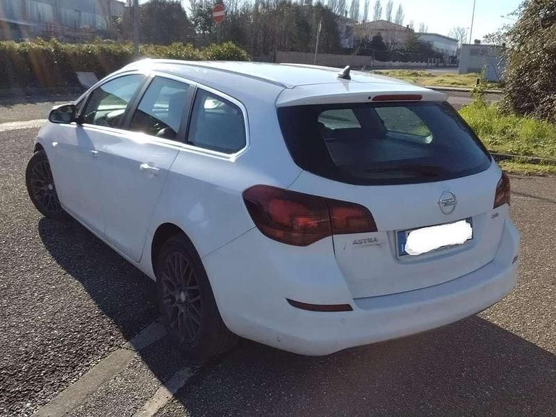 Usata Opel Astra Cosmo 125 CV (91 kW) 2011 Bianco Station wagon