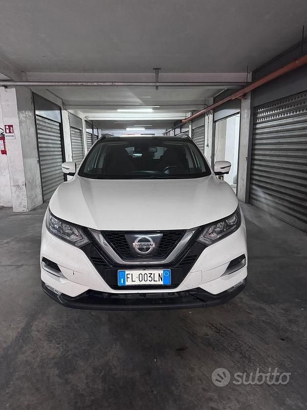Usata Nissan Qashqai N-Connecta 131 CV (96 kW) 2017 Bianco SUV
