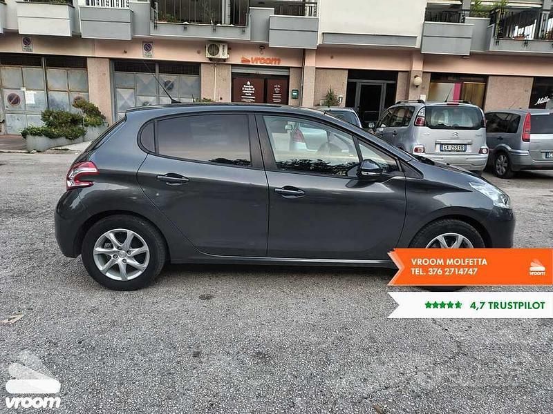 Usata Peugeot 208 Active 67 CV (49 kW) 2014 Grigio Utilitaria