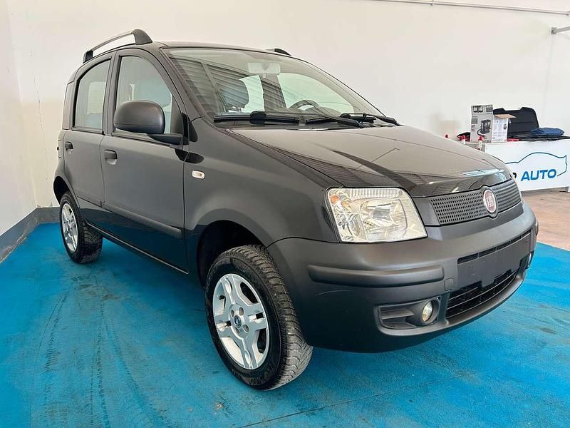 Usata Fiat Panda 4x4 75 CV (55 kW) 2012 Nero Utilitaria