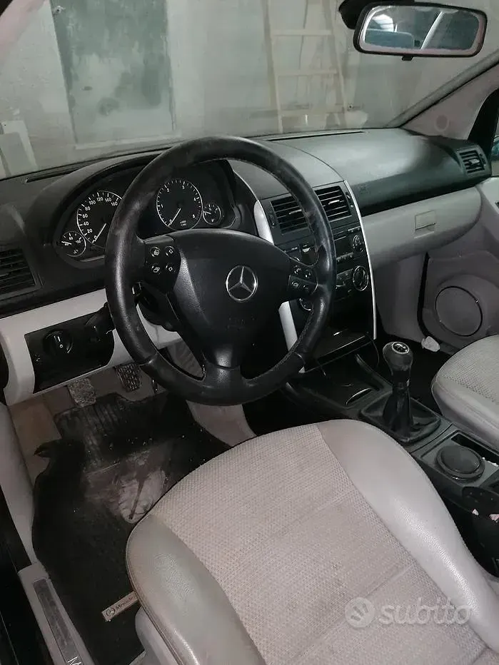 Usata Mercedes A180 109 CV (80 kW) 2006 Bluazzurro Berlina