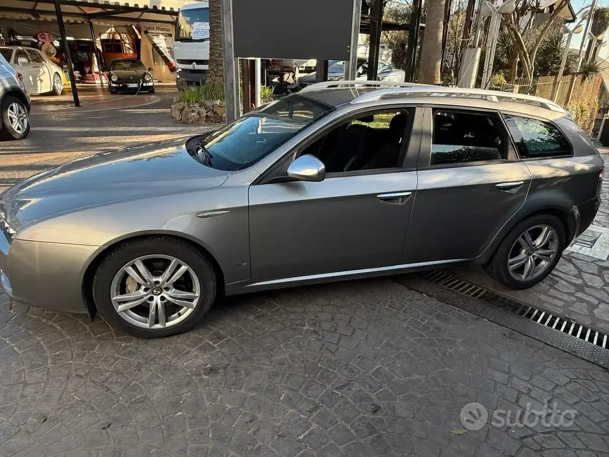 Usata Alfa Romeo 159 Distinctive 136 CV (100 kW) 2012 Grigio Station wagon