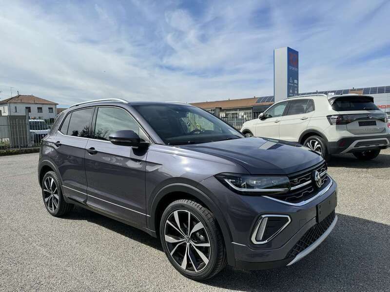 Usado VW T-Cross R-line 116 CV (85 kW) 2024 Plateado SUV