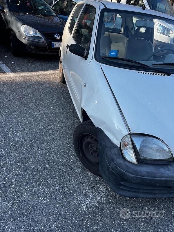 Usata Fiat 600 54 CV (39 kW) 2007 Bianco Utilitaria