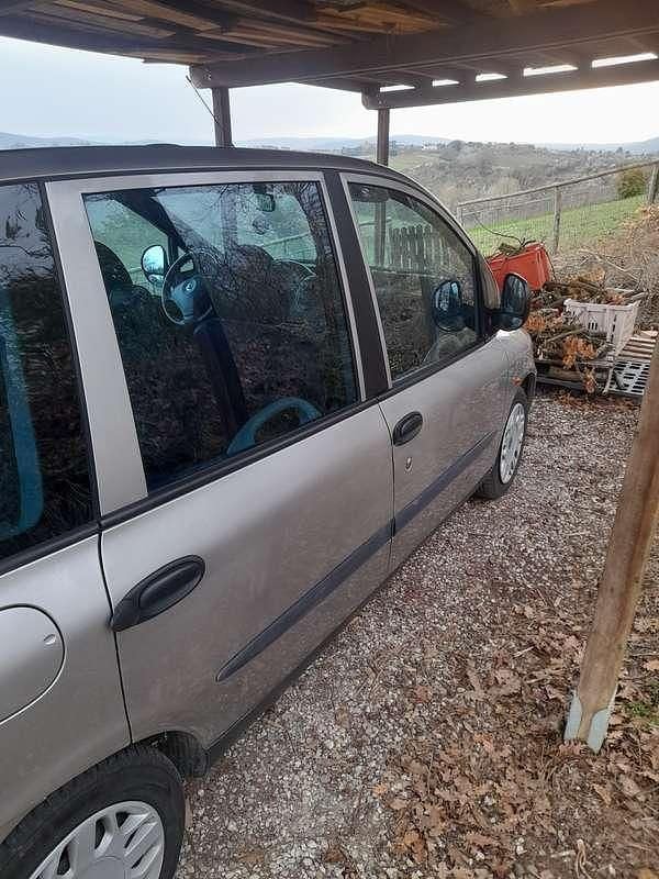 Usata Fiat Multipla 116 CV (85 kW) 2003 Argento Monovolume