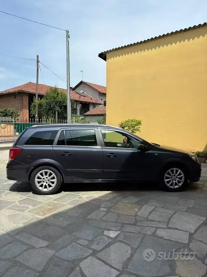 Usata Opel Astra 120 CV (88 kW) 2007 Station wagon