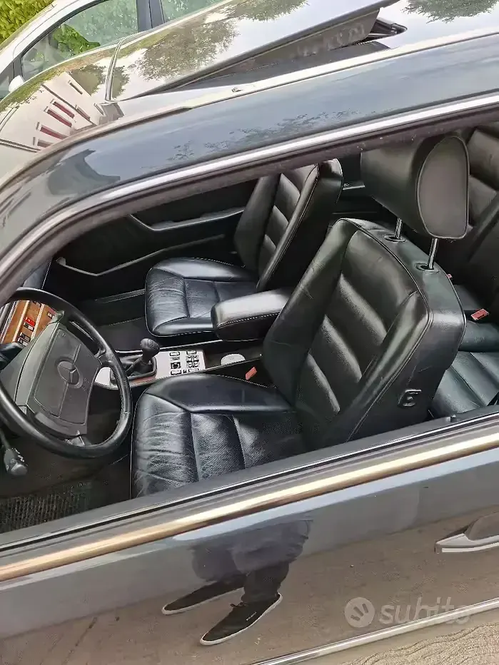 Usata Mercedes E300 220 CV (161 kW) 1990 Nero Berlina