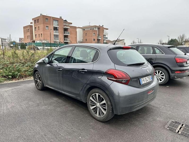 Usata Peugeot 208 Allure 75 CV (55 kW) 2017 Grigio Utilitaria