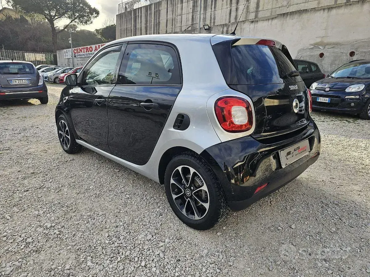 Usata Smart ForFour Passion 52 CV (38 kW) 2016 Nero Utilitaria