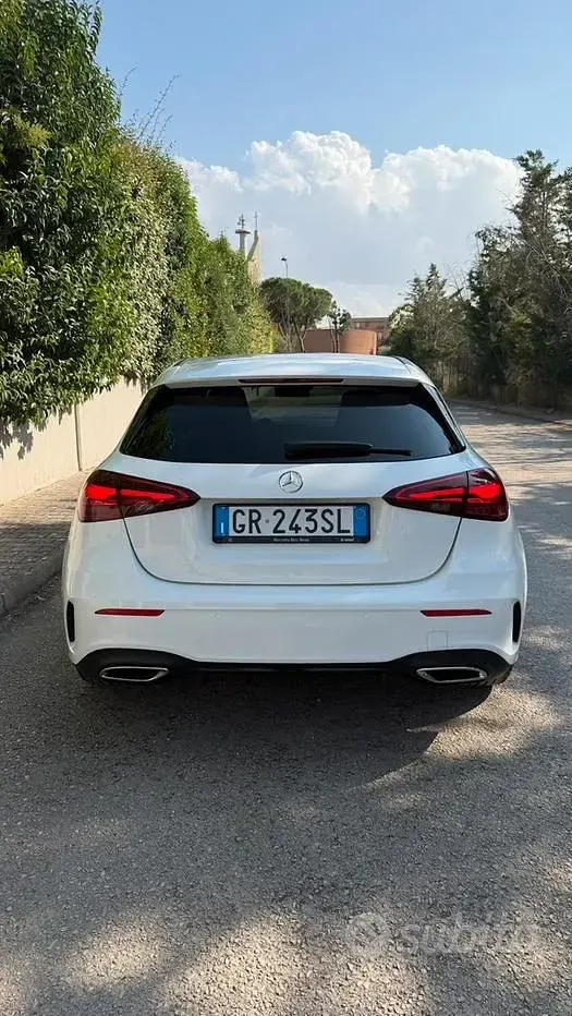 Usata Mercedes A180 AMG Line Premium Plus 116 CV (85 kW) 2023 Bianco Berlina