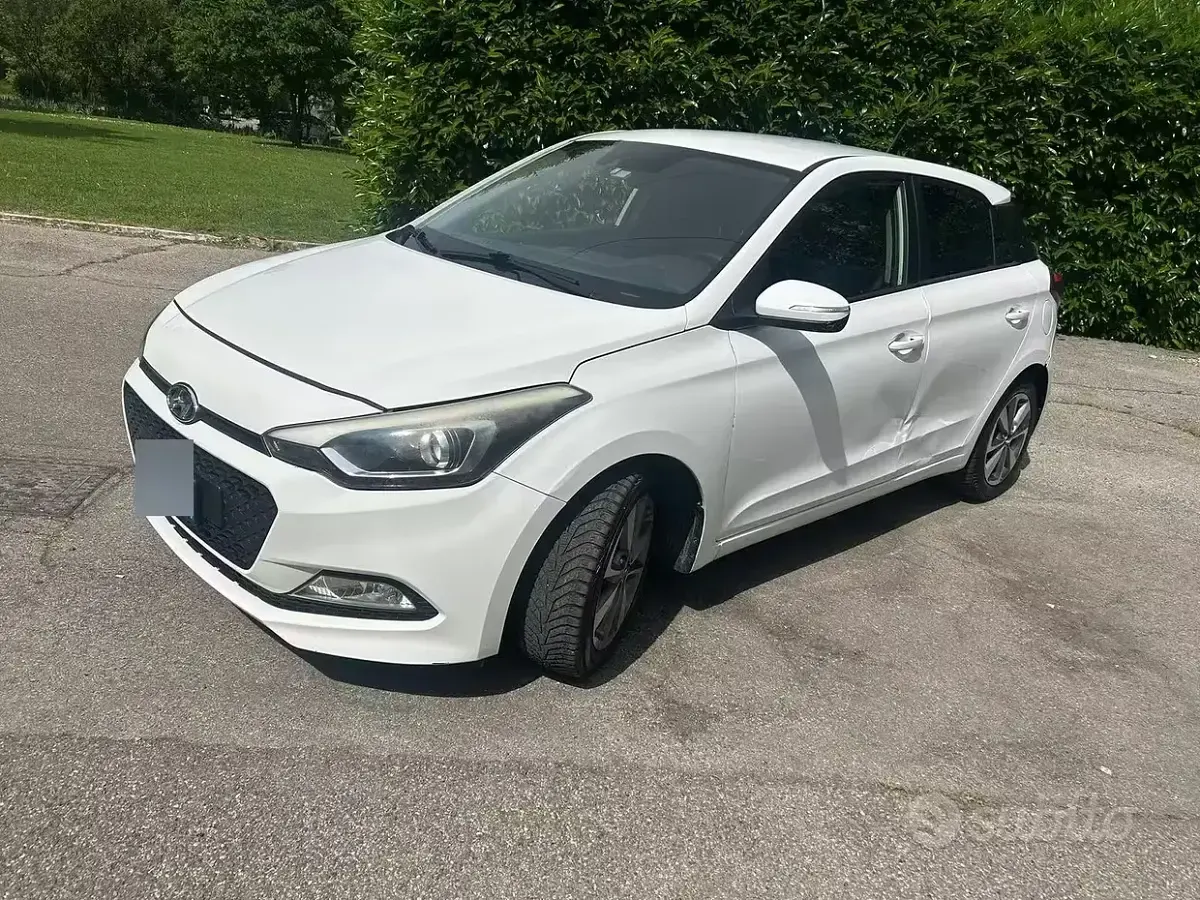 Usata Hyundai i20 Active 90 CV (66 kW) 2016 Bianco Berlina