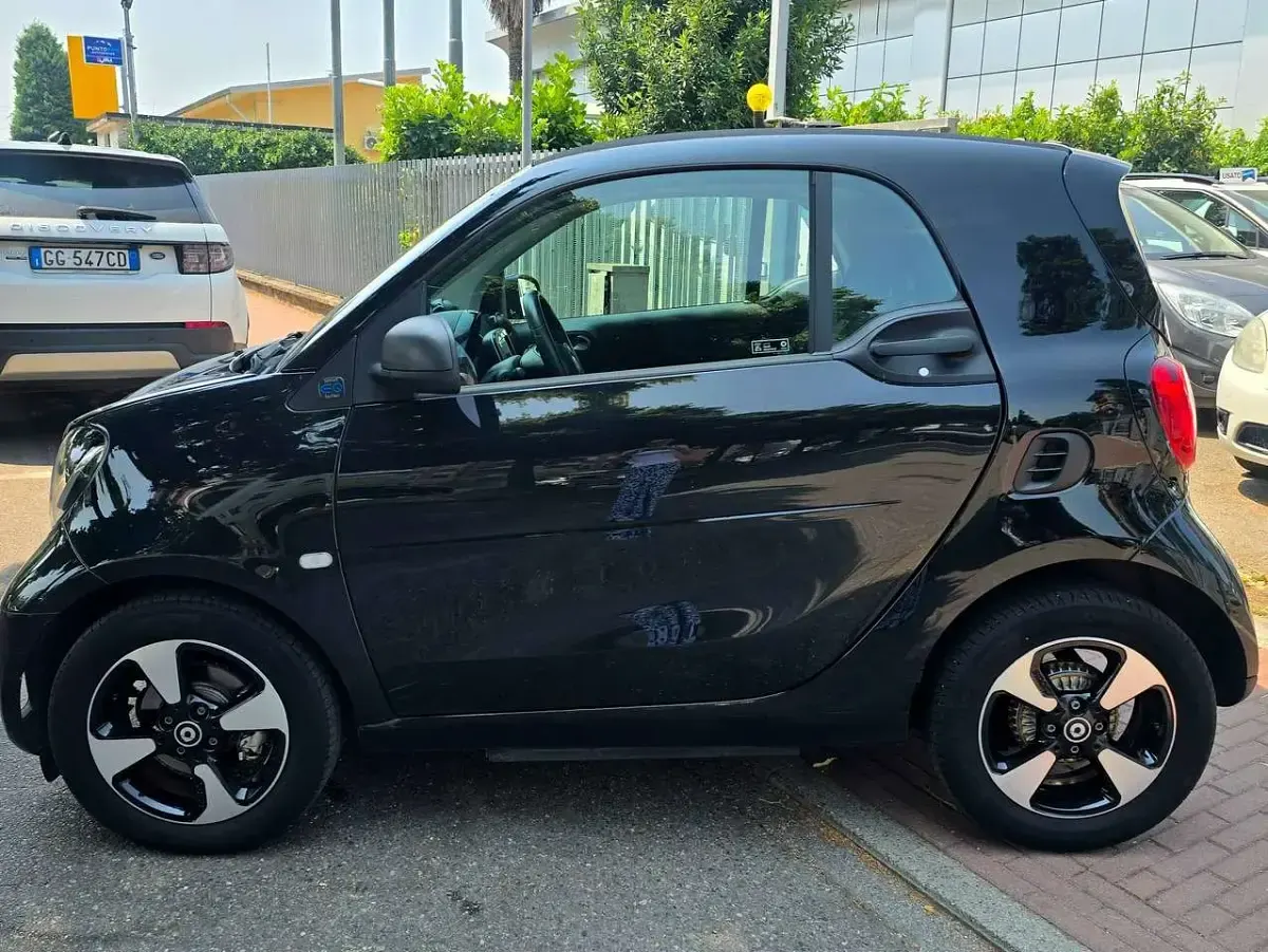 Usata Smart ForTwo Coupé 41 kW (56 CV) 2020 Nero Utilitaria