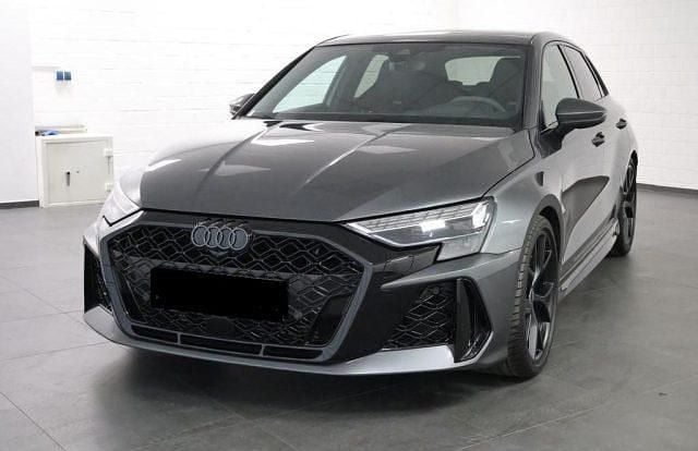 Usata Audi RS3 Ambiente 400 CV (294 kW) 2024 Grigio metallizzato Berlina