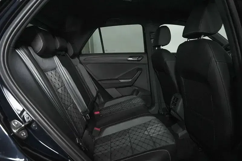 Usata VW T-Roc R-line Plus 116 CV (85 kW) 2025 Nero SUV