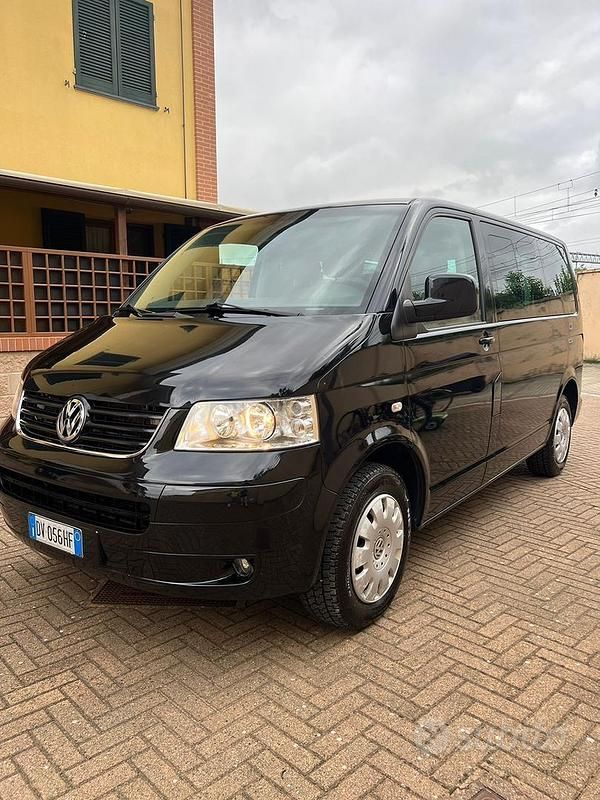 Usata VW Caravelle 131 CV (96 kW) 2009 Nero Monovolume