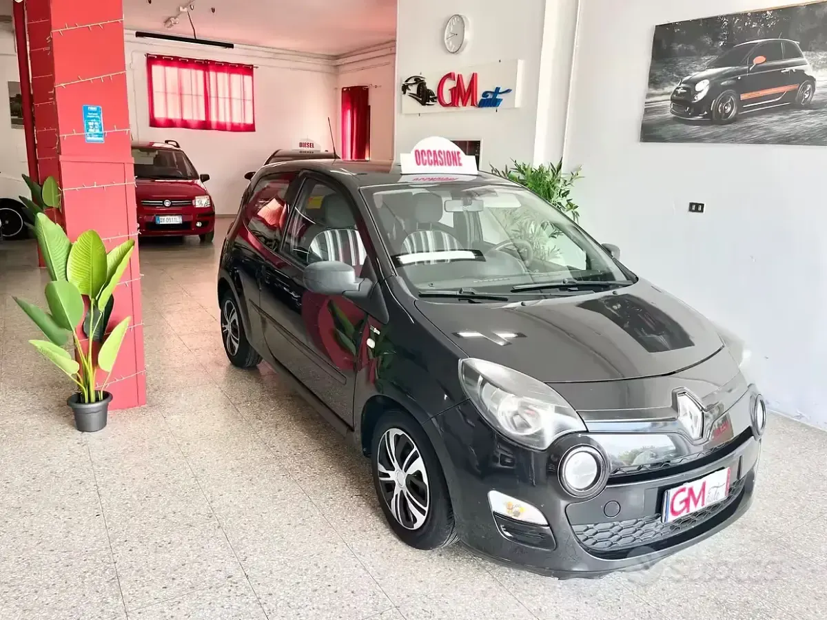 Usado Renault Twingo Night&Day 75 CV (55 kW) 2014 Negro Utilitario