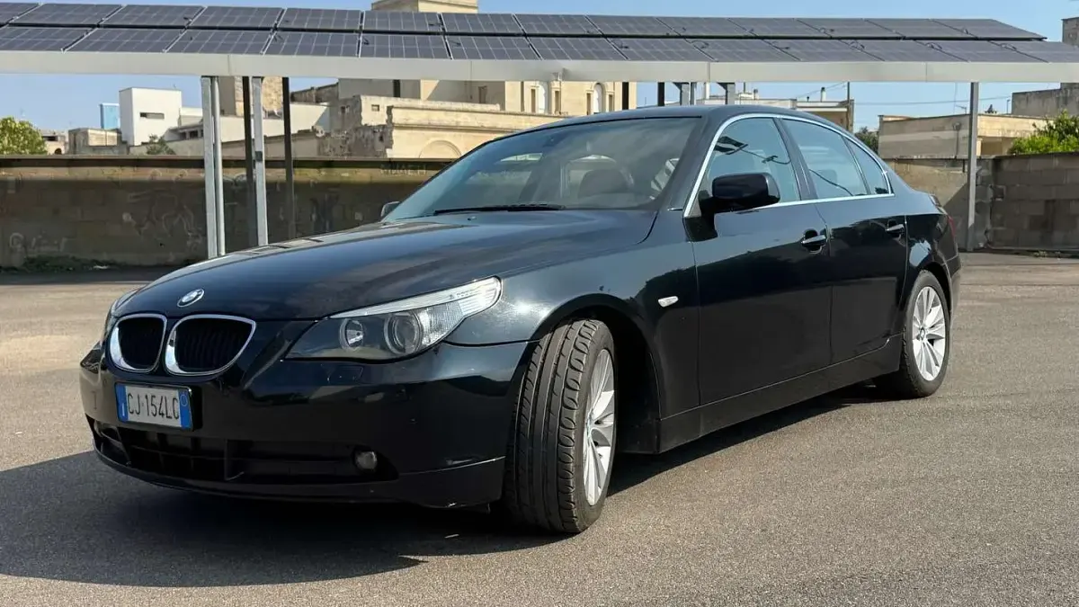 Usata BMW 520 Efficient Dynamics 170 CV (125 kW) 2003 Blu/azzurro Berlina