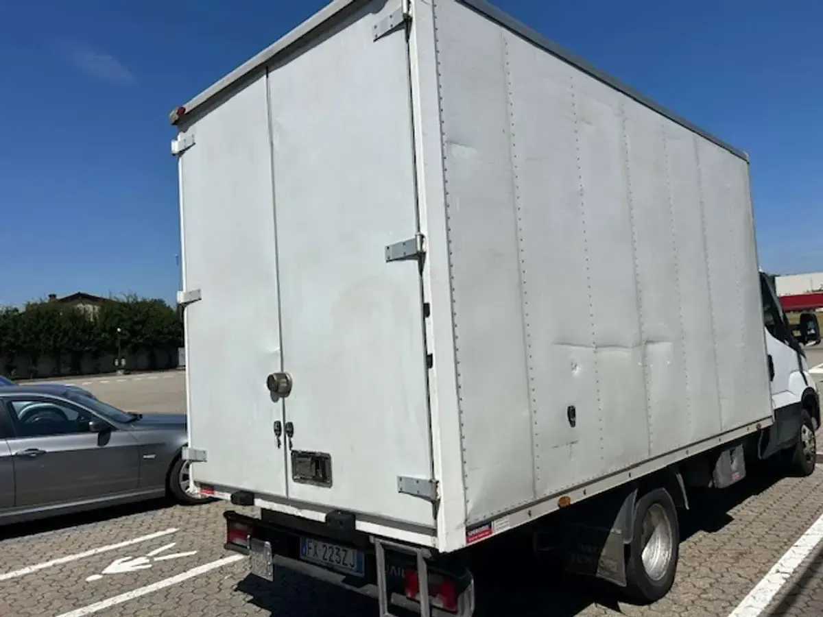 Usata Iveco Daily 140 CV (102 kW) 2019 Bianco Furgone