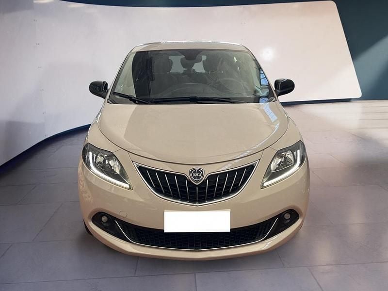 Usata Lancia Ypsilon Gold 70 CV (51 kW) 2021 Bianco Utilitaria