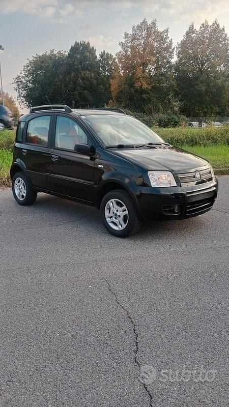 Nero Usata 2006 Fiat Panda 4x4 Due volumi | 6490 € (Buon prezzo) - Immagine 1/4