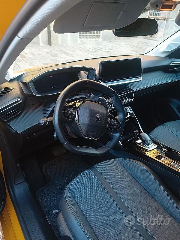 Usata Peugeot 208 101 CV (74 kW) 2021 Giallo Utilitaria