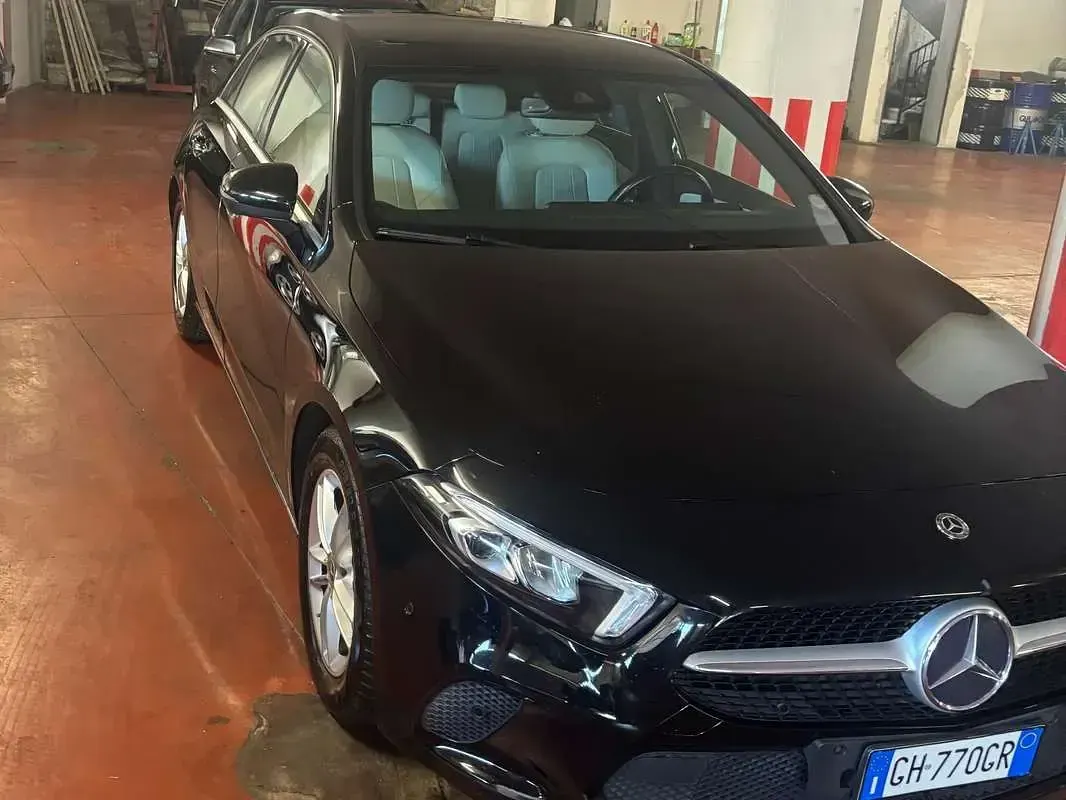 Usata Mercedes A180 Business 116 CV (85 kW) 2019 Nero Berlina