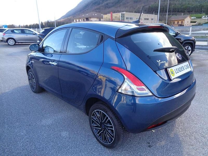 Usata Lancia Ypsilon Silver 69 CV (50 kW) 2023 Blu/azzurro Utilitaria